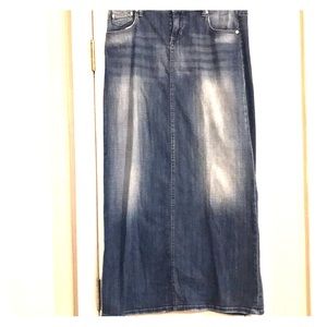 Rare! Maurices straight denim skirt.
